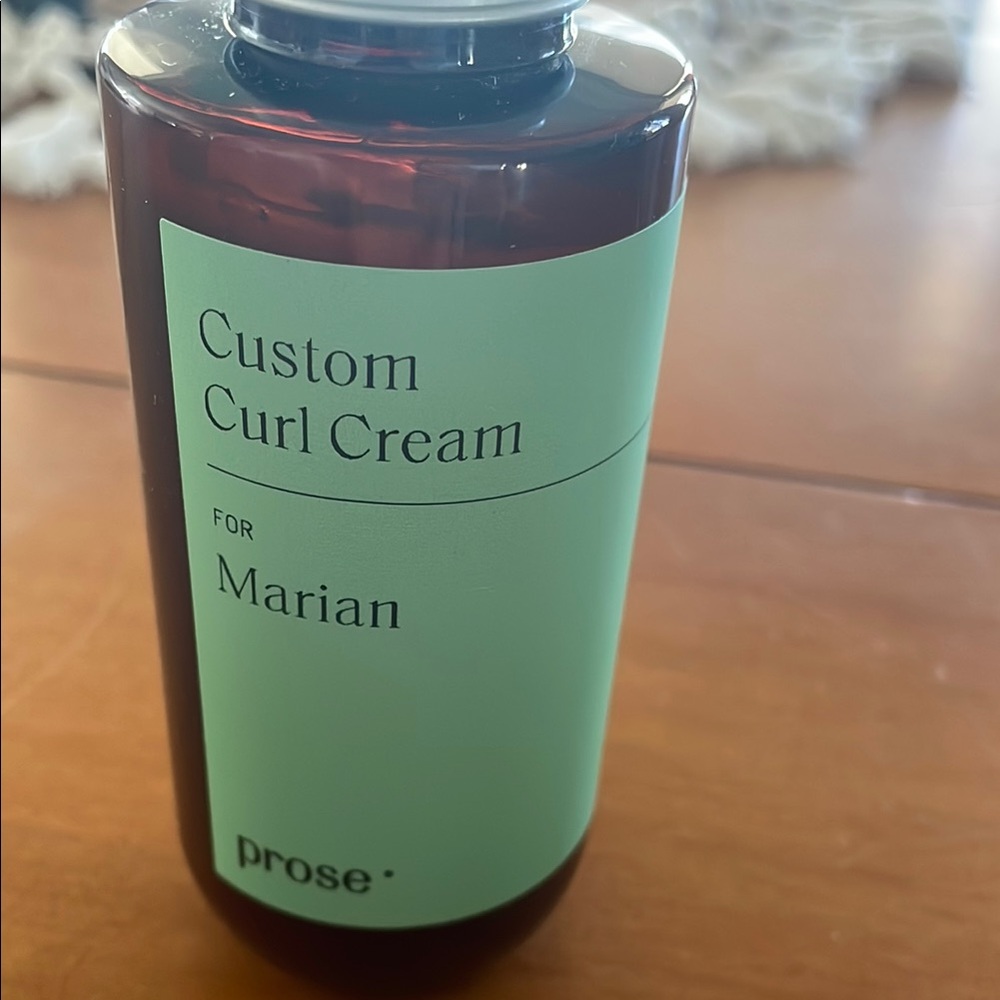 Prose unscented Curl Styling Cream
Comes with a new pump